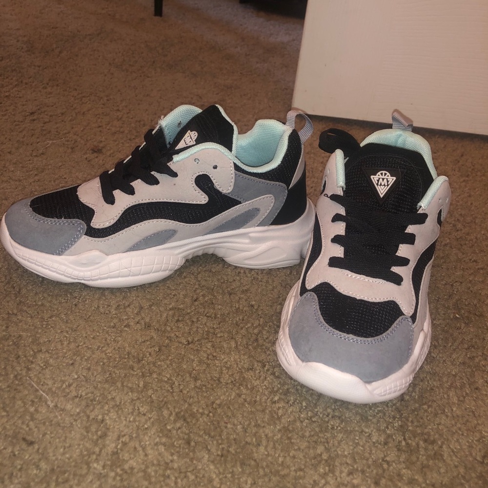 tennis shoes